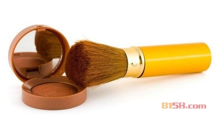 勝梅化妝品加盟 攜手優(yōu)質(zhì)品牌，共創(chuàng)美業(yè)財(cái)富新篇章